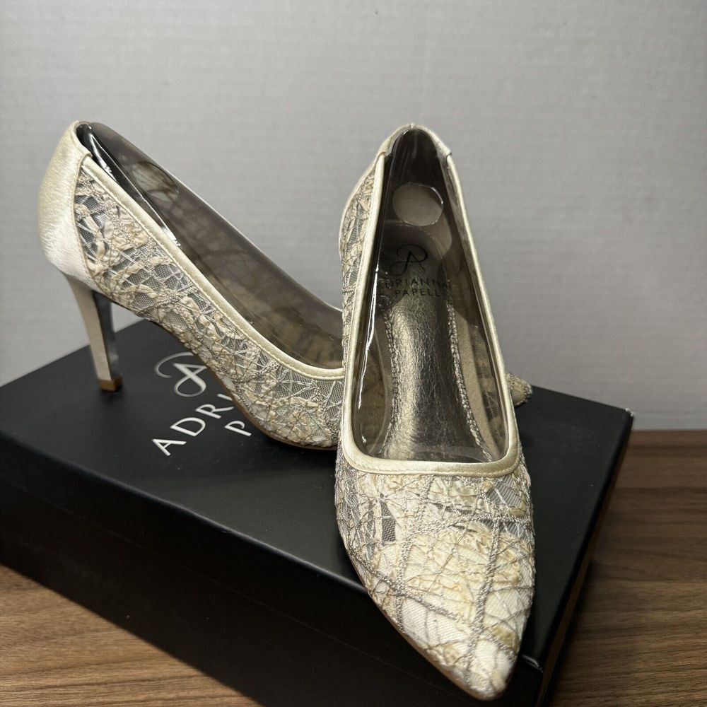 NIB Adrianna Papell Hazyl 3" Ivory Lace Mesh Satin Leather High Heels Size 6M